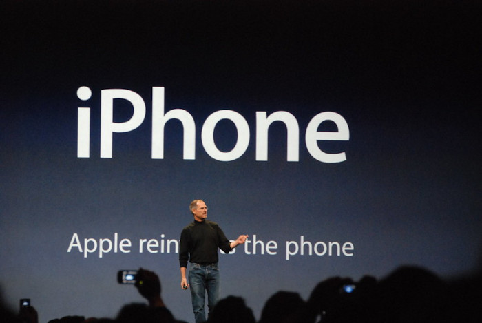 Steve Jobs anunciando o iPhone